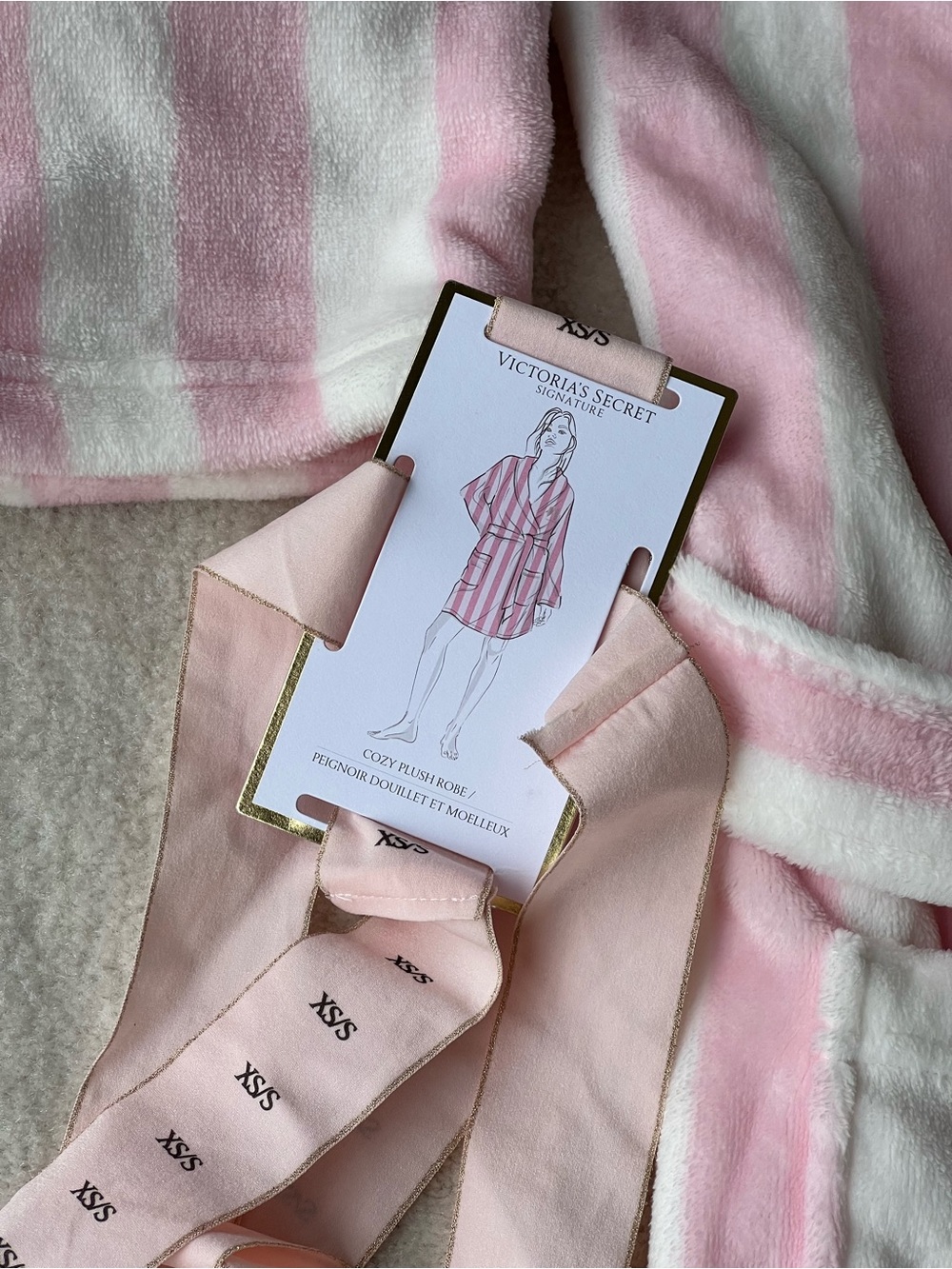 NWT Victoria's Secret Pink & White Plush Striped Robe with measurements